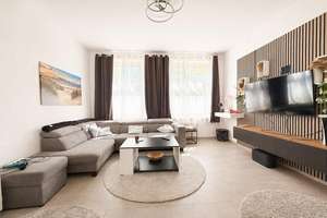 Wohnhaus + Gästehaus mit großen Grundstück in Feldrandlage! Nur 20 Minuten zum Ostseestrand! – Segeberger Straße 0, 23623 Ahrensbök – Vorschaubild 4