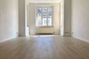 Familien aufgepasst! 4 Zimmer mit 114 m² , Balkon und Erker ab SOFORT – Franz-Mehring-Straße 9, 9112 Kaßberg, Chemnitz – Vorschaubild 1