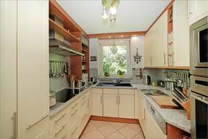 Hochwertig ausgestattete 4-Zimmer-Wohnung mit Erbbaurecht – Attraktive Kapitalanlage – Fritz Meyer Weg 25b, 81925 Oberföhring, München – Vorschaubild 3
