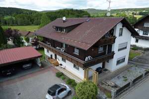 Mehrfamilienhaus mit 5 Einheiten – teilvermietet, mit großem Grundstück – Die vollständige Adresse der Immobilie erhältst du vom Anbieter., 93479 Grafenwiesen – Vorschaubild 4