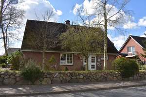 Großzügiges Familienhaus in ruhiger Wohnlage – Die vollständige Adresse der Immobilie erhältst du vom Anbieter., 25821 Bredstedt – Vorschaubild 4