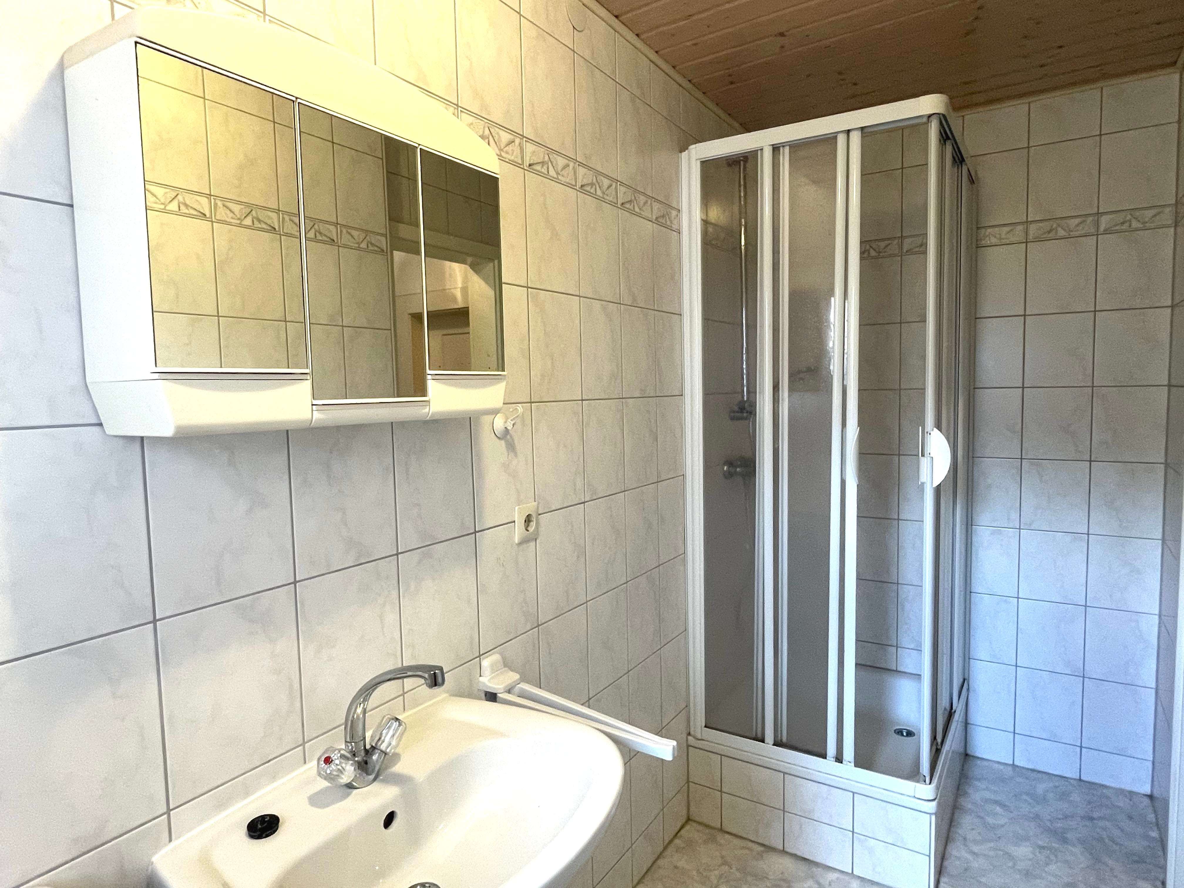 Immobilie in Feilitzsch - *6 Zimmer, 2 Küchen, große Garage* - Bild 4