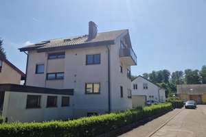 Sichere Kapitalanlage - 3-Zi.-DG-ETW in 3-Fam.-Haus in Toplage Maulbronn – Die vollständige Adresse der Immobilie erhältst du vom Anbieter., 75433 Maulbronn – Vorschaubild 2