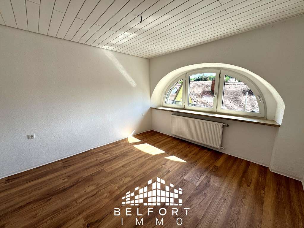 Immobilie in Marktbreit - VIEL PLATZ FÜR DIE GANZE FAMILIE: WOHNHAUS MIT SONNIGER DACHTERRASSE IM HERZEN VON MARKTBREIT - Bild 3