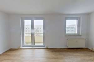 Gut geschnittene 3-Zimmer-Wohnung mit BALKON, Badewanne und EBK – Bernhard-Kellermann-Str. 19, 39120 Leipziger Straße, Magdeburg – Vorschaubild 2