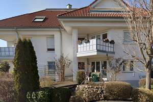 Stilvolle, sanierte 3-Raum-Dachgeschosswohnung mit geh. Innenausstattung mit Balkon in Gerlenhofen