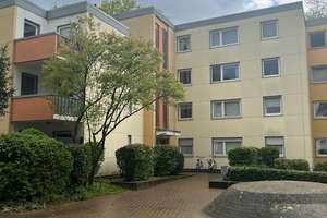 Attraktive 3,5-Zimmer-Wohnung mit Balkon, Klimaanlage & Tiefgarage in Köln-Weiden – Freiburger Str. 23, 50858 Weiden, Köln – Vorschaubild 2