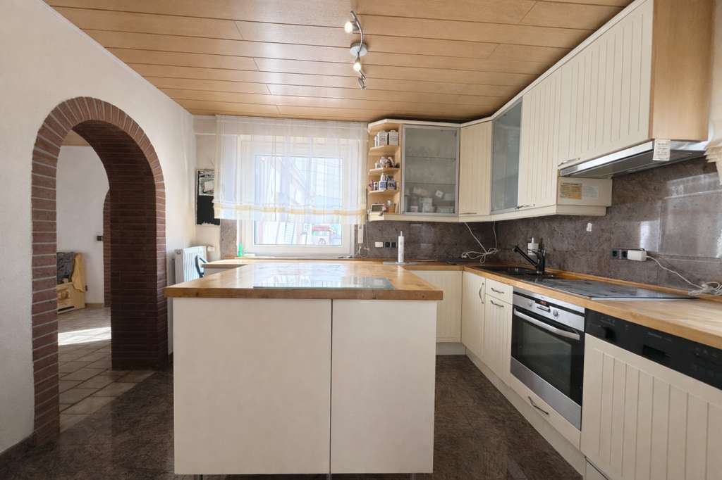 Immobilie in Groß-Rohrheim - Endlich genug Platz – 10 Zimmer + 5 Stellplätze + Sauna + Wintergarten - Bild 3