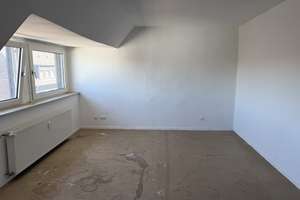 Gemütliche 2,5-Zimmer-DG-Wohnung im Schladviertel! – Seilerstr. 91, 46047 Schlad, Oberhausen – Vorschaubild 3