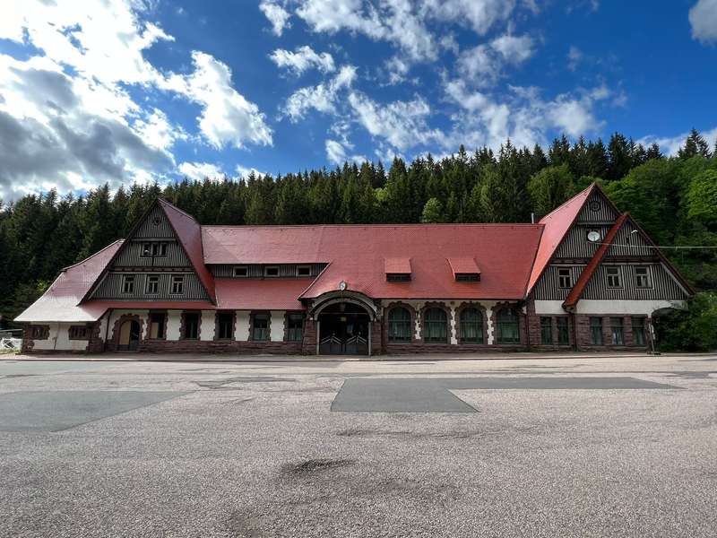 Bahnhofsgebäude