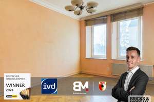 4,5-Zimmer-Altbauwohnung mit Balkon und Gestaltungspotenzial in Augsburg