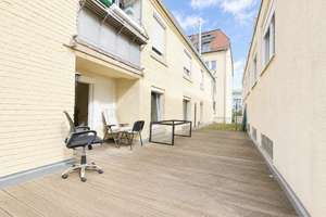 Attraktive 9-Zimmer-Wohnung mit 2 Dachterrassen, 2 Einbauküchen sowie 3 Nasszellen in zentraler Lage – Die vollständige Adresse der Immobilie erhältst du vom Anbieter., 70178 Rotebühl, Stuttgart – Vorschaubild 12