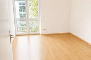 Mietkauf möglich! 3-Raum-Maisonette auf drei Ebenen – 2 Balkone, 2 Bäder & Stellplatz – Klingerstraße 2b, 9117 Siegmar, Chemnitz – Vorschaubild 7
