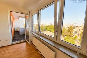 Bezugsfrei: Barrierefreier Wohntraum mit EBK und Balkon – Die vollständige Adresse der Immobilie erhältst du vom Anbieter., 90471 Langwasser Nordwest, Nürnberg – Vorschaubild 3