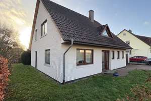 Sehr gepflegtes Einfamilienhaus in Zentrums-Lage, Bj. 1998 – Die vollständige Adresse der Immobilie erhältst du vom Anbieter., 26954 Nordenham – Vorschaubild 2