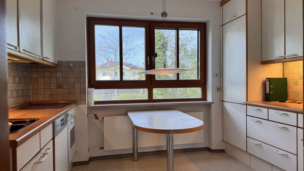 Immobilie in Aschheim - Geräumiges Reihenmittelhaus mit 6 Zimmern, 2 Bäder in ruhiger Lage / Aschheim - Bild 3