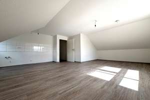 FRISCH renovierte 3-Zimmer Dachgeschosswohnung in wunscherschöner Siedlung – Emsinghofstr. 5, 44357 Oestrich, Dortmund – Vorschaubild 2