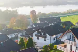 Massives 2-Familienhaus mitsamt Einliegerwohnung - familienfreundlich & renditestark! – Sigmaringen (Kreis) – Vorschaubild 2