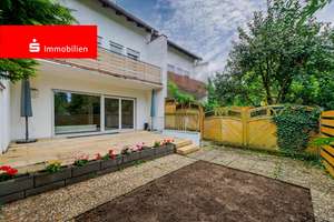 Bad Homburg: Reihenmittelhaus - Raumwunder mit kleinem Garten und 2 Stellplätzen  – Die vollständige Adresse der Immobilie erhältst du vom Anbieter., 61350 Bad Homburg vor der Höhe – Vorschaubild 1