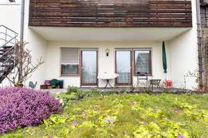 Ebersbach: Wohnen in sonniger, ruhiger Aussichtslage! Geräumige 2-Familien-DHH mit Terrasse, Balkon – Göppingen (Kreis) – Vorschaubild 4
