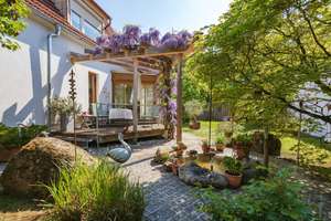 Charmantes Ein-/Zweifamilienhaus mit Gartenoase – Die vollständige Adresse der Immobilie erhältst du vom Anbieter., 80939 Freimann, München – Vorschaubild 2