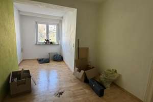 Ein-/Zweifamilienhaus mit Balkon und Nebengebäude in Helmstadt – Die vollständige Adresse der Immobilie erhältst du vom Anbieter., 97264 Helmstadt – Vorschaubild 5