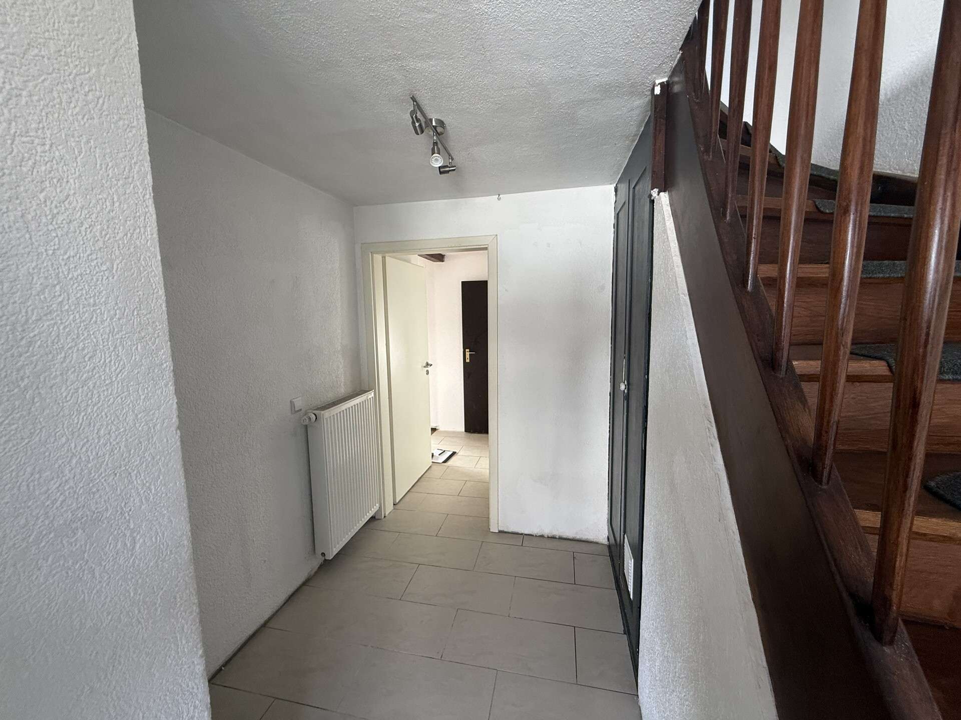 Immobilie in Neuhausen auf den Fildern - Doppelhaushälfte mit Potenzial in zentraler Lage von Neuhausen - provisionsfrei! - Bild 17