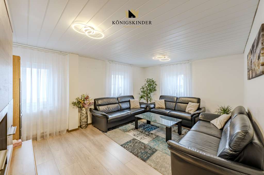 Immobilie in Remseck am Neckar - Gastgeber beim nächsten Zuckerfest: Ihr Traumhaus für 3 Familien + Extra-Grundstück!! - Bild 0