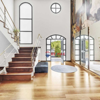 Premium Villa in Erster Strandreihe zum Golf in Peralada mit Großen Gärten und Privatsphäre