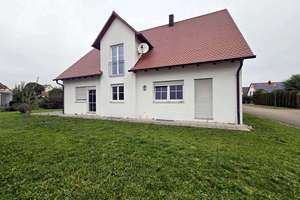 Gepflegtes Zweifamilienhaus mit schönem Garten und Doppelgarage – Die vollständige Adresse der Immobilie erhältst du vom Anbieter., 86756 Reimlingen – Vorschaubild 3