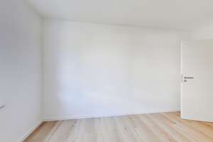 Einziehen & Wohlfühlen: Helle, frisch sanierte 2-Zi.-Wohnung mit Tiefgaragenstellplatz! – 80997 Allach, München – Vorschaubild 4