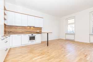 Traumhafte 2-Zimmer-Wohnung mit Einbauküche. Sanierter Zustand, neue Heizungsanlage im Gebäude! – Falkenhagener Straße 57, 13585 Berlin – Vorschaubild 1