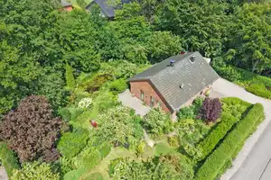 Ebenerdiges Einfamilienhaus mit traumhaft angelegtem Garten – Nordfriesland (Kreis) – Vorschaubild 2