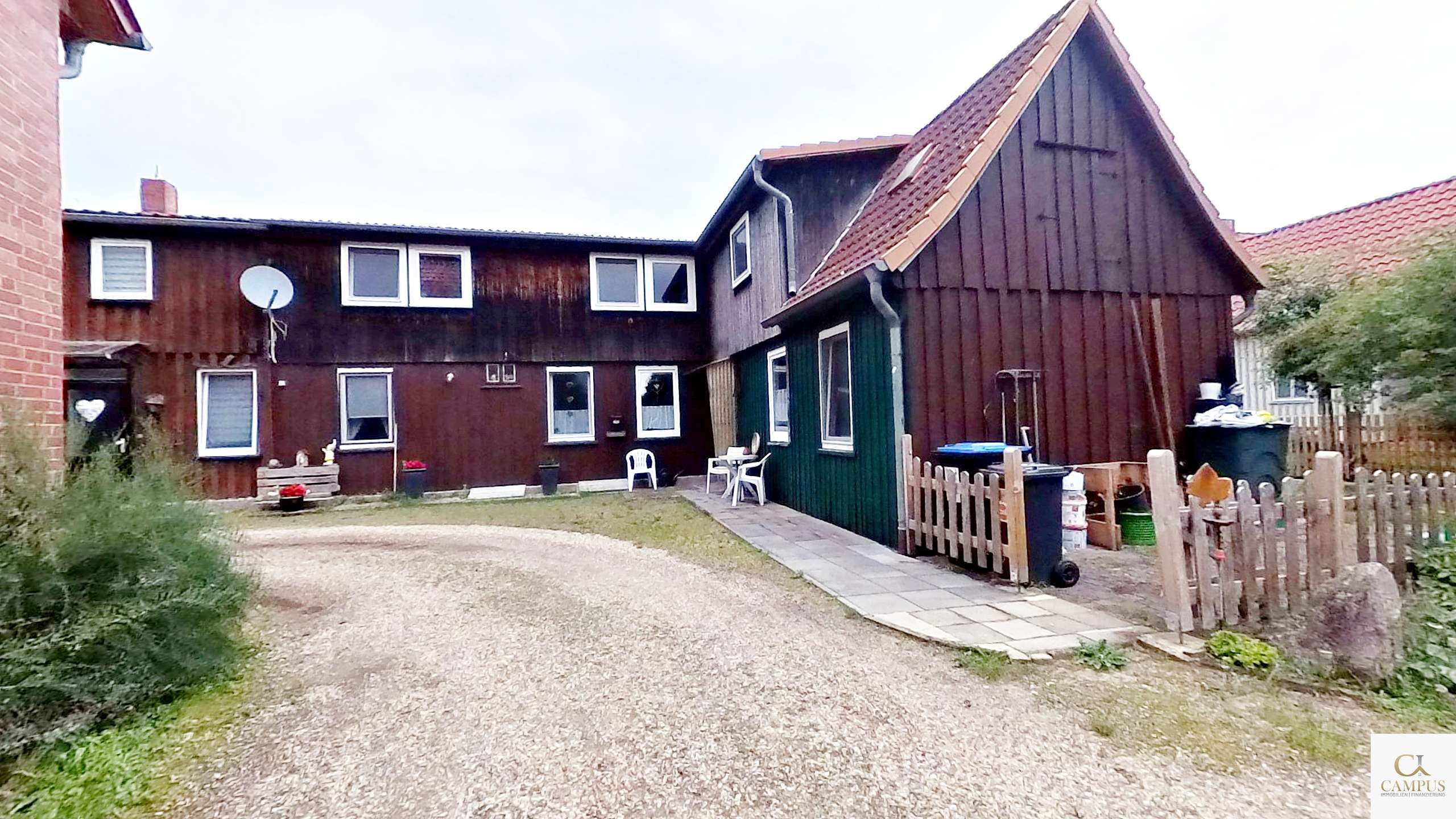 Flexibles Wohnkonzept: Ideal für Eigennutzer & Investoren - DHH mit drei Einheiten in Eldingen, Celle Kreis – Bild 3