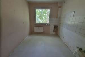 Zum selber gestalten: Unrenovierte 3-Zi.-Whg. mit Balkon und Tageslichtbad in Leherheide im 1. OG – Kurt-Schumacher-Straße 65, 27578 Leherheide-West, Bremerhaven – Vorschaubild 8