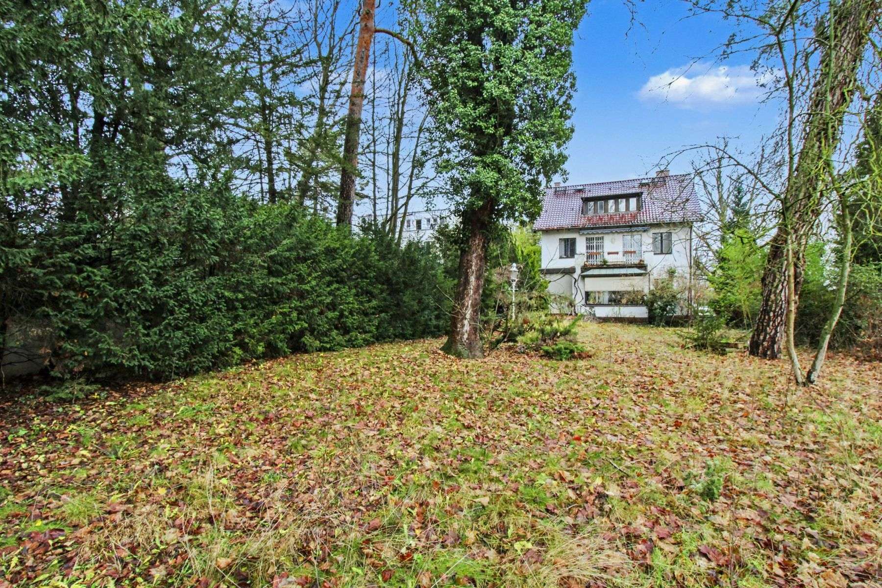 Sanierungsbedürftige Stadtvilla mit großem Grundstück in begehrter Lage von Berlin Steglitz, Berlin – Bild 2