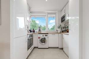Hochwertig modernisierte 4-Zimmer-Wohnung mit West-Loggia in Golzheim! – Die vollständige Adresse der Immobilie erhältst du vom Anbieter., 40476 Stadtmitte, Düsseldorf – Vorschaubild 12