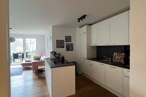 Geschmackvolle 3-Raum-Wohnung mit Terrasse und Küche in Ingolstadt – Egerlandstraße 3a-b, 85053 Südost, Ingolstadt – Vorschaubild 2
