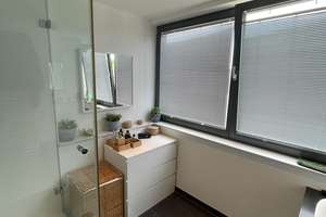 Wunderschöne 2-Zimmer-Wohnung mit einmaligem Balkon in Oberkassel – 40549 Oberkassel, Düsseldorf – Vorschaubild 10