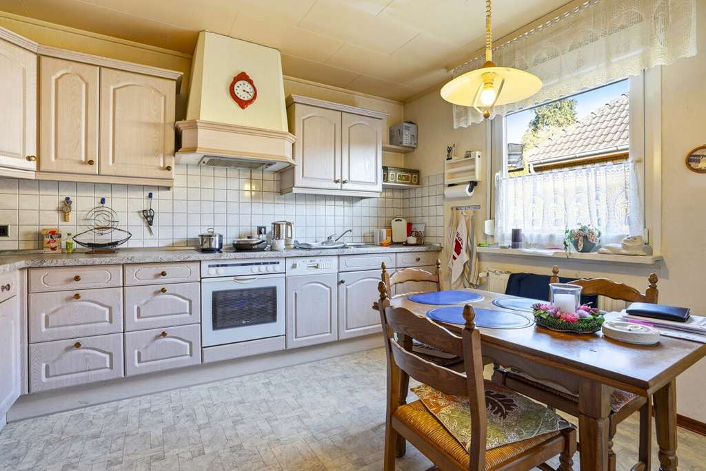 Immobilie in Aurich - Bungalow in Aurich – komfortables Wohnen auf einer Ebene - Bild 3