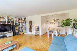 Gepflegtes Reihenmittelhaus mit großem Garten und Garage in Nürnberg – Die vollständige Adresse der Immobilie erhältst du vom Anbieter., 90439 Sankt Leonhard, Nürnberg – Vorschaubild 9