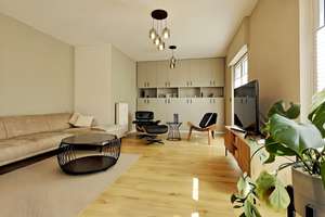 215qm, 7 Zimmer, 2 Balkone, 2 Parkplätze, neue EBK, Bad & Dusche – Hohenbudbergerstr 133, 47229 Friemersheim, Duisburg – Vorschaubild 3
