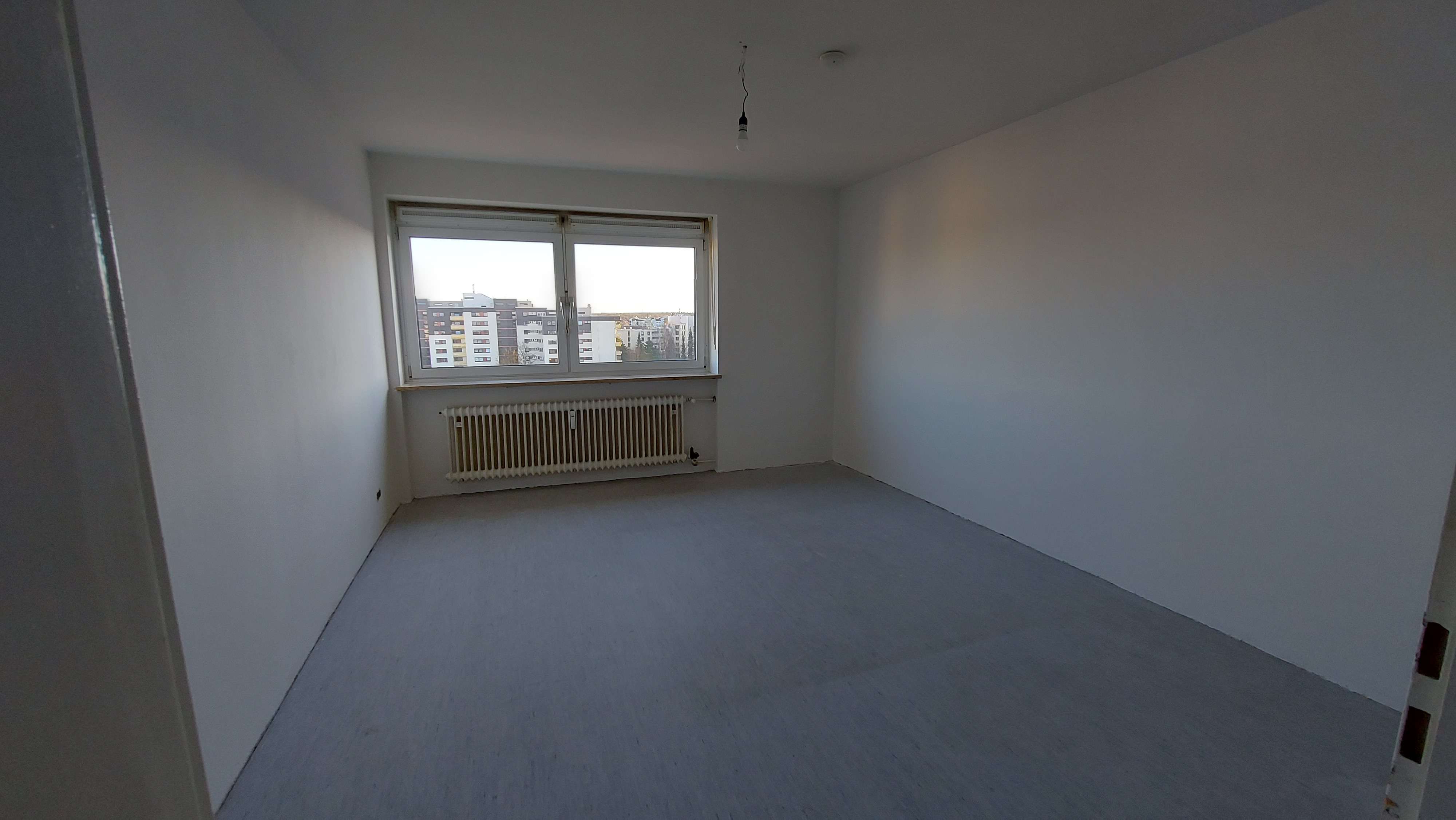 freie 2 Zi-Wohnung, teilrenoviert, Süd Balkon, Gebirgsblick, TG, ohne Makler, Fürstenfeldbruck Kreis – Bild 3
