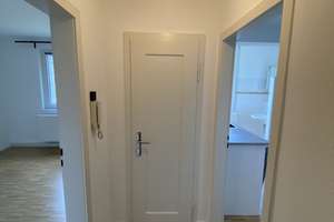 Helle 2-Zimmer-Wohnung mit Küche, Stuttgart – von privat – Einbauküche, Echtholzparkett – Im Degen 36, 70327 Wangen, Stuttgart – Vorschaubild 4