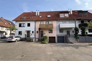 Viel Platz in Karlsruhe: Geräumiges Reihenmittelhaus mit 6,5 Zimmern
