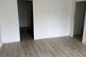Schöne helle 4-Raum Wohnung mit Balkon & Badewanne – Bernsdorfer Str. 168, 9126 Bernsdorf, Chemnitz – Vorschaubild 3
