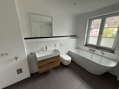 Helle 2 -Zimmer Luxuswohnung in R-EAST - Erstbezug nach Generalsanierung