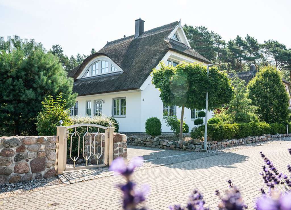 Immobilie in Loddin - Stilvolles Wohnen unter klassischem Reet - Bild 1