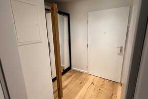 Möbliertes 1,5 Zimmer Design-Apartment mit Garten –  Erstbezug am Olympiapark – Helene-Lange-Weg 7, 80637 München – Vorschaubild 2