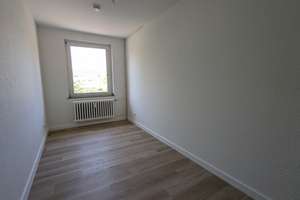 Ruhige, helle, zentrale 3-ZKDB-Wohnung mit kleinem Balkon, Blick ins Grüne nahe KR - City – Die vollständige Adresse der Immobilie erhältst du vom Anbieter., 47798 Stadtmitte, Krefeld – Vorschaubild 8